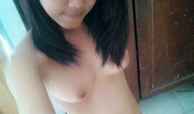 Foto Cewek ABG SMA Bugil Toket Gede (1)